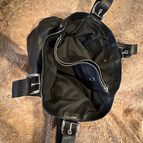 COACH BLACK LEATHER TOTE - Picture 4 of 9